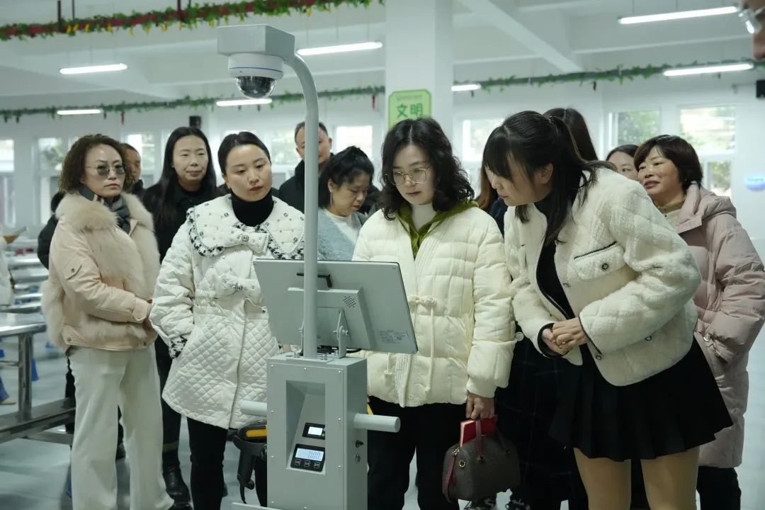 荆楚网-落实社会监督力量 共护校园幸福“食”光